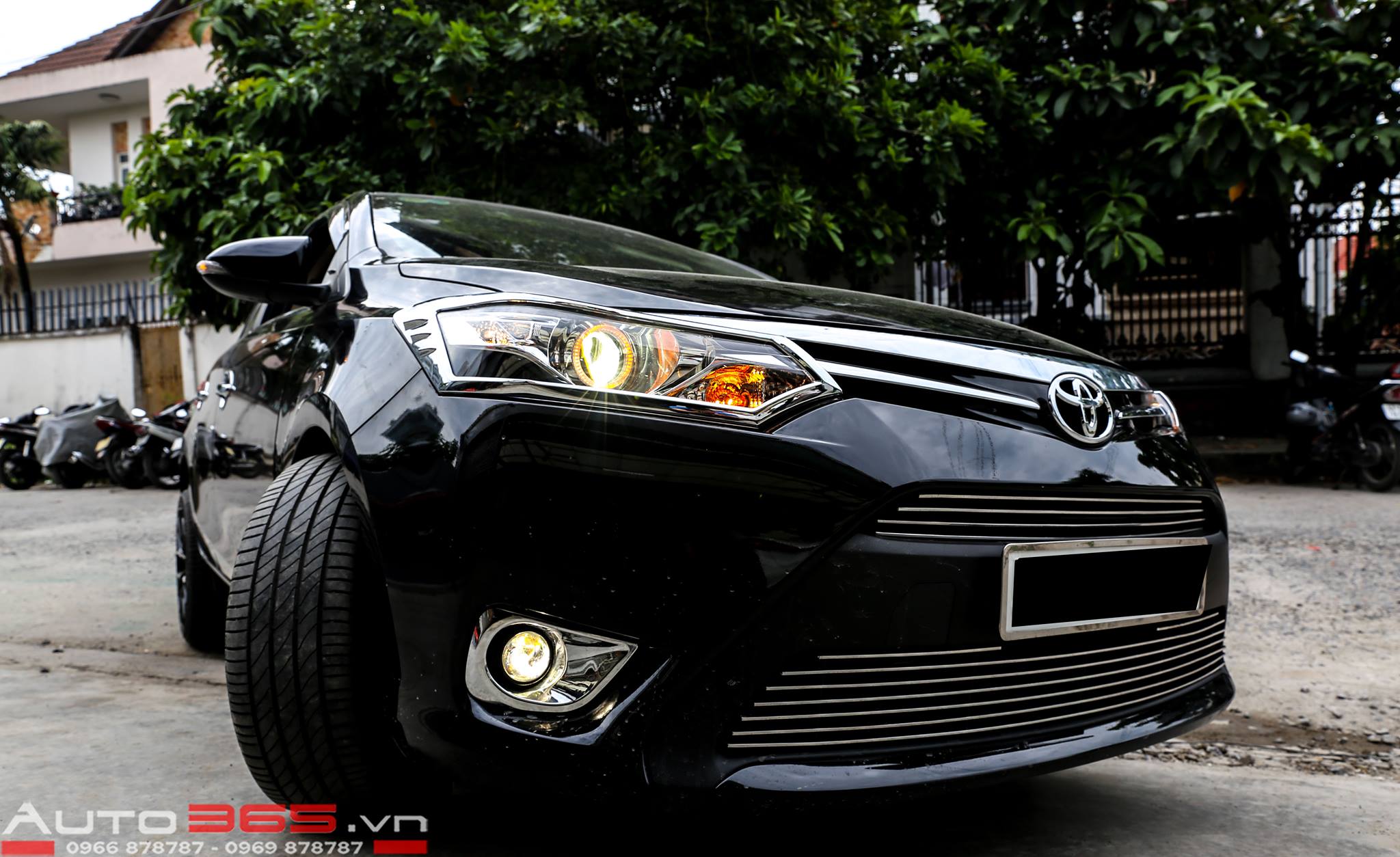 Toyota Vios nâng cấp Bi gầm tăng sáng